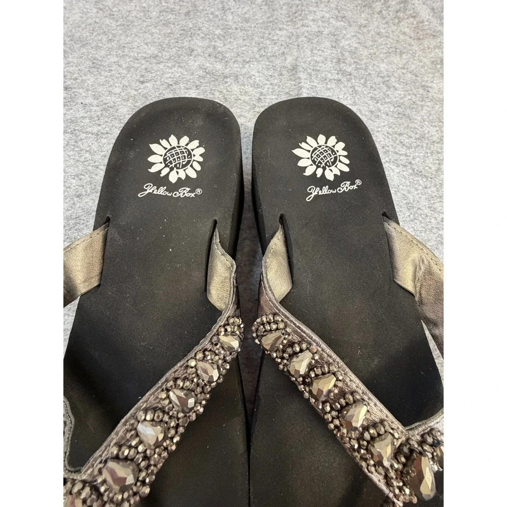 Yellow Box "Cordelia" Silver Metallic Beaded Flip Flops Women's Size 9 - Picture 2 of 6